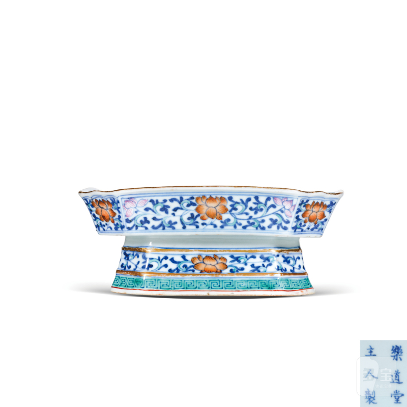 清道光青花粉彩外缠枝花卉纹内松鹿图高足供盘 - 图1